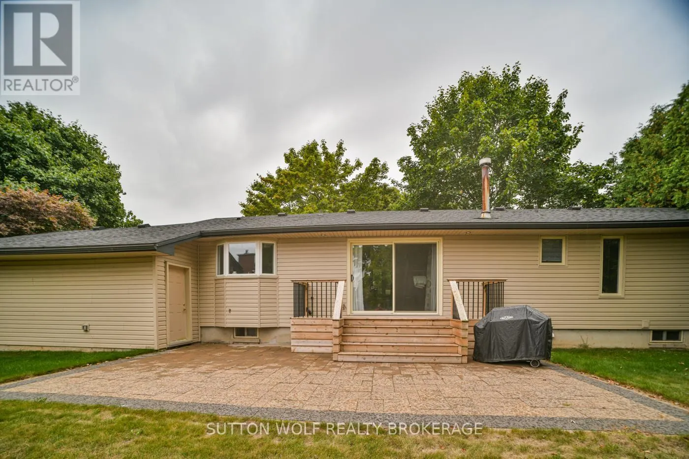 60 SUNSET AVENUE