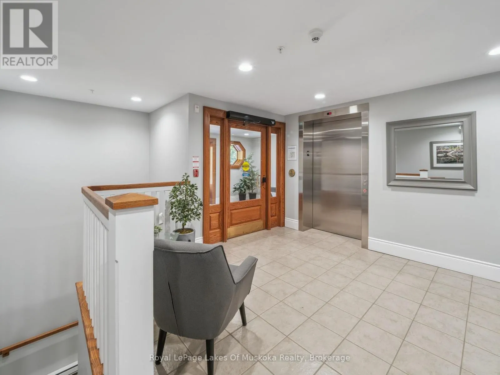203 - 391B MANITOBA STREET, #203