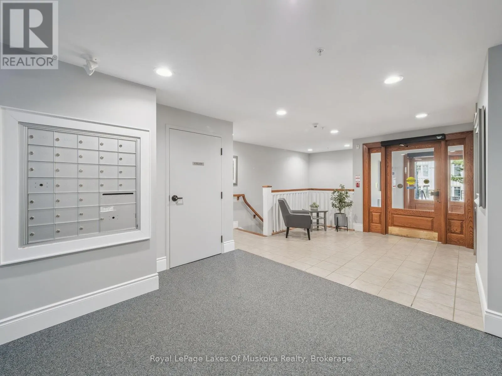 203 - 391B MANITOBA STREET, #203