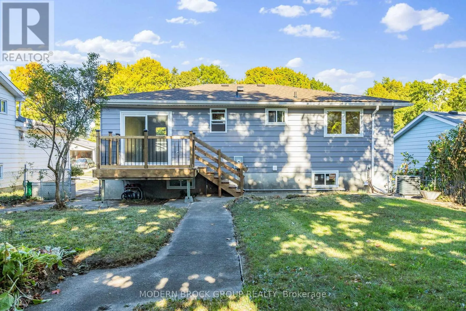 744 COMSTOCK CRESCENT