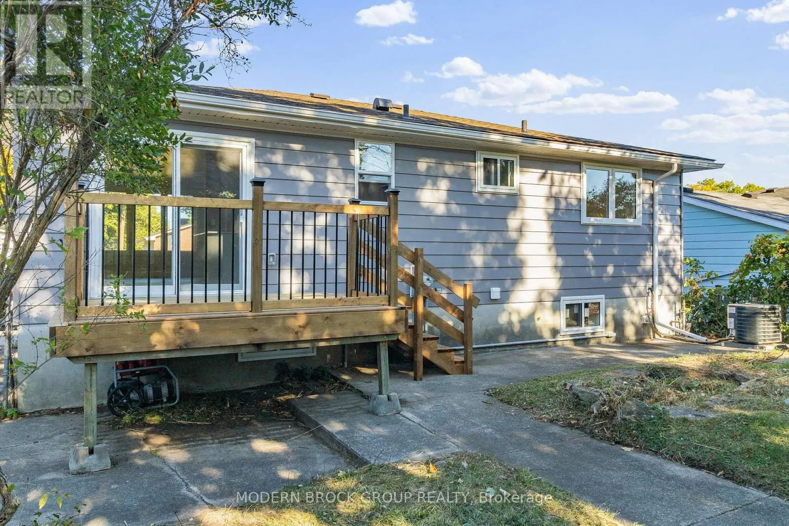 744 COMSTOCK CRESCENT