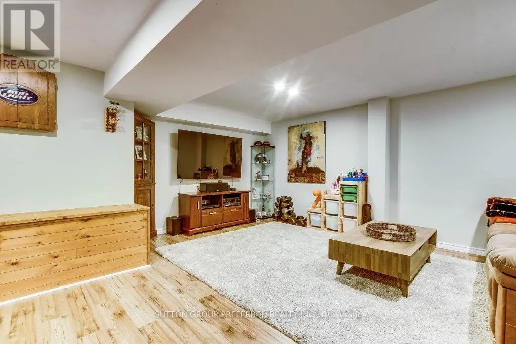 1295 HASTINGS DRIVE