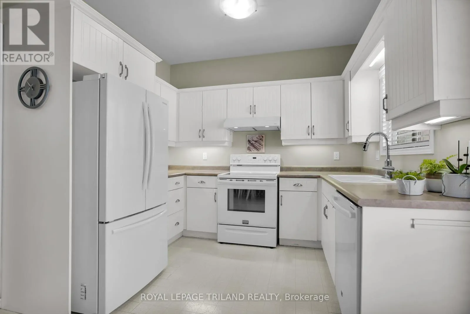 15 - 1499 BYRON BASELINE ROAD, #15