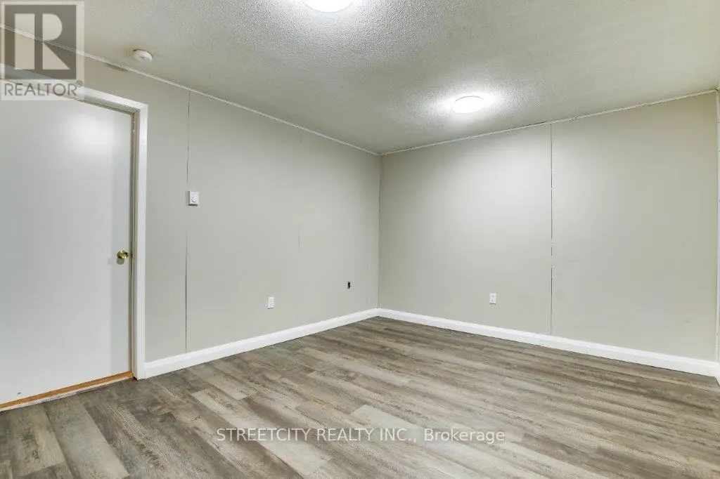 55 - 475 SANDRINGHAM CRESCENT, #55
