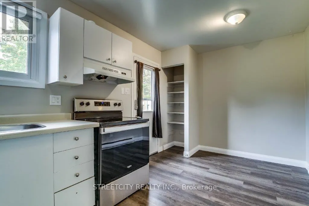 55 - 475 SANDRINGHAM CRESCENT, #55