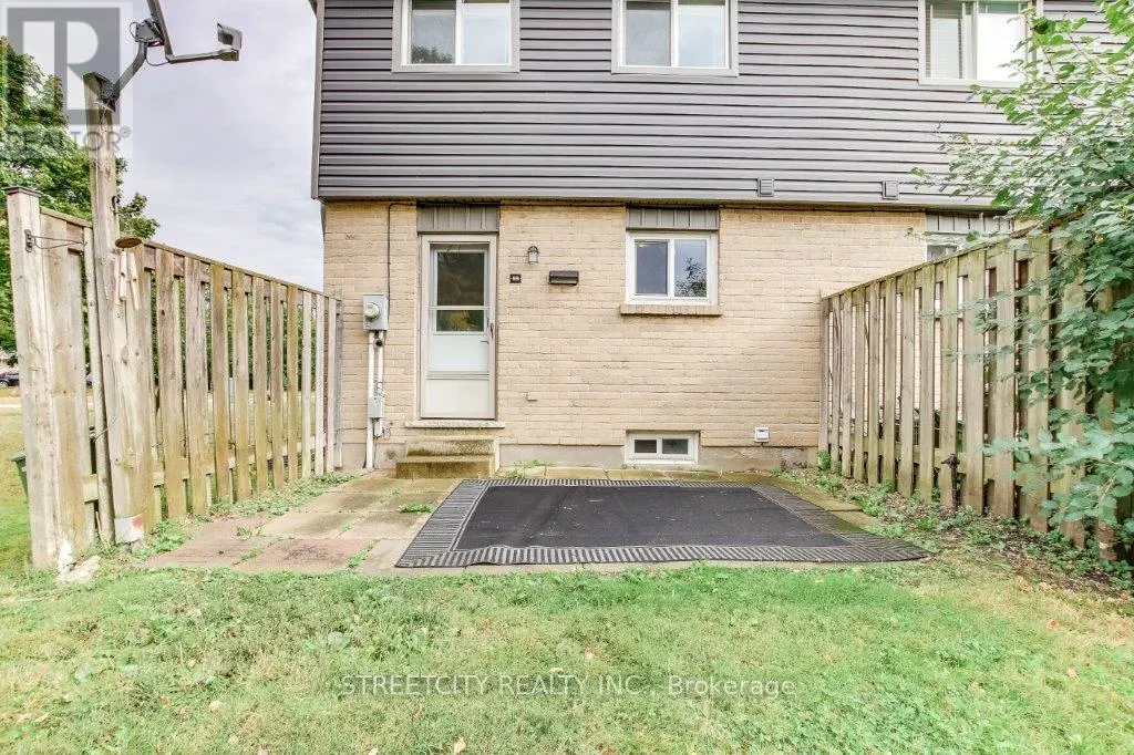 55 - 475 SANDRINGHAM CRESCENT, #55