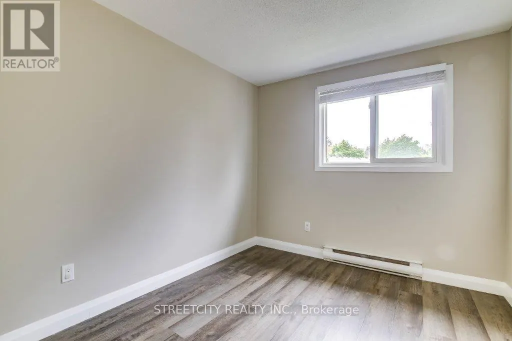 55 - 475 SANDRINGHAM CRESCENT, #55