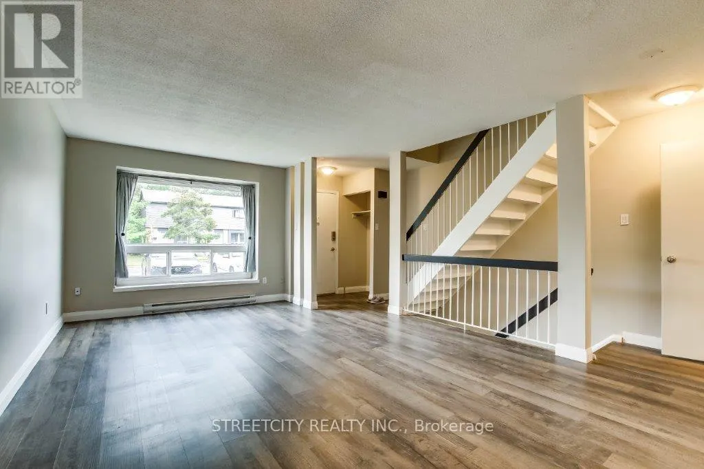 55 - 475 SANDRINGHAM CRESCENT, #55