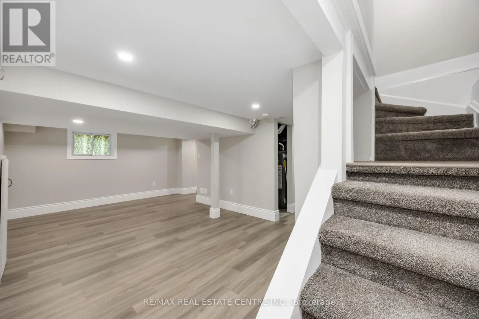 290 CROMWELL STREET