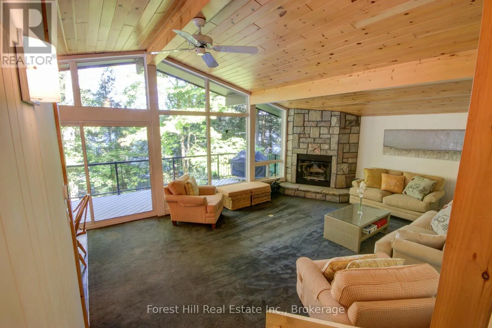 21 LAKEVIEW CRESCENT