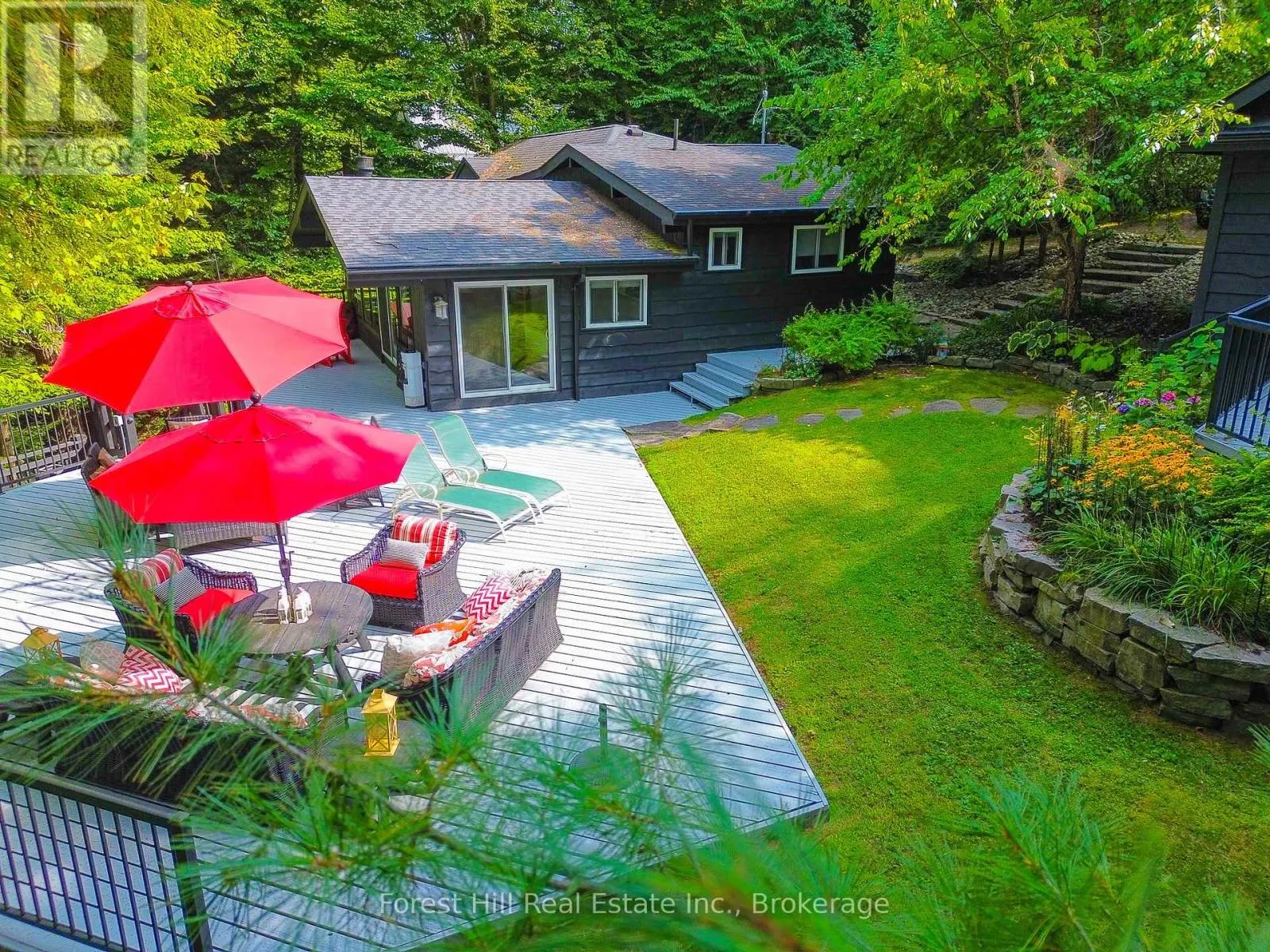 21 LAKEVIEW CRESCENT