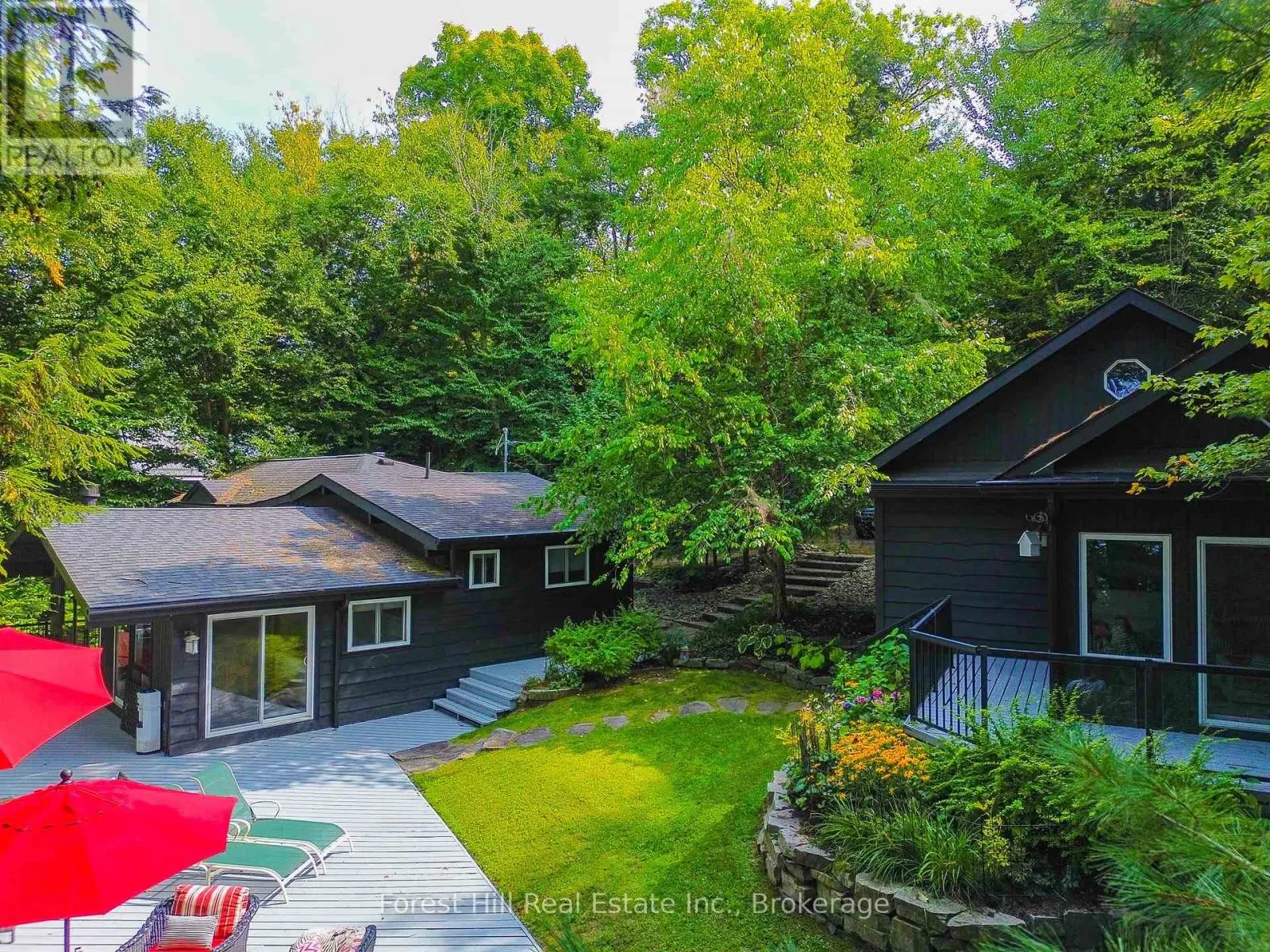 21 LAKEVIEW CRESCENT