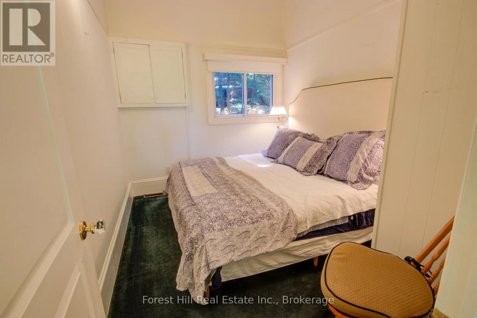 21 LAKEVIEW CRESCENT