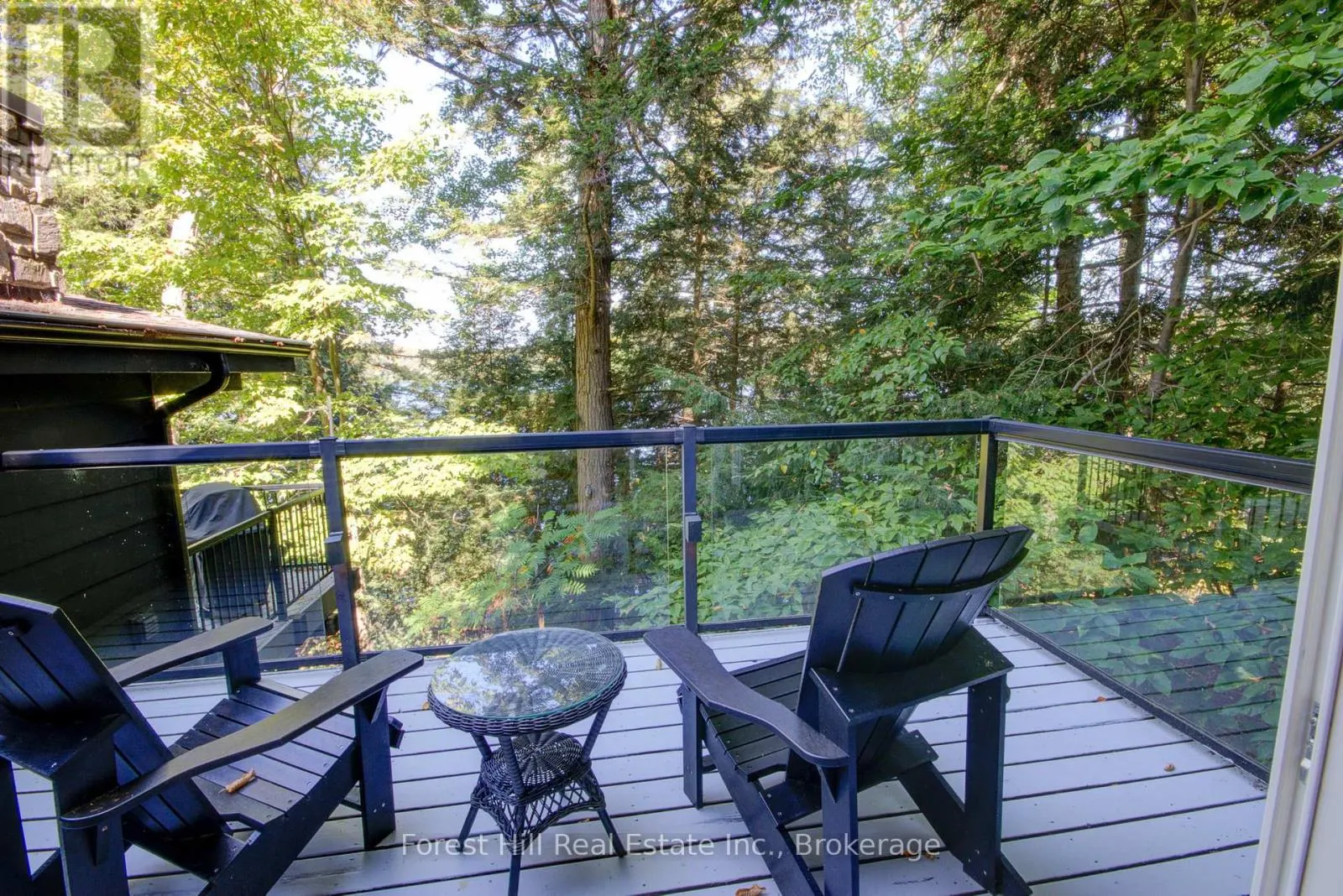 21 LAKEVIEW CRESCENT