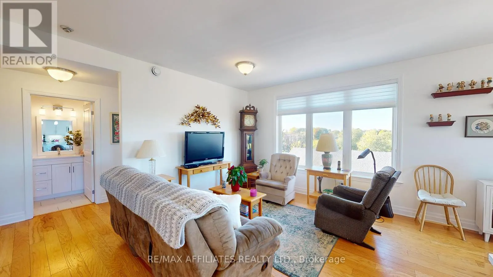 302 - 1109 MILLWOOD AVENUE