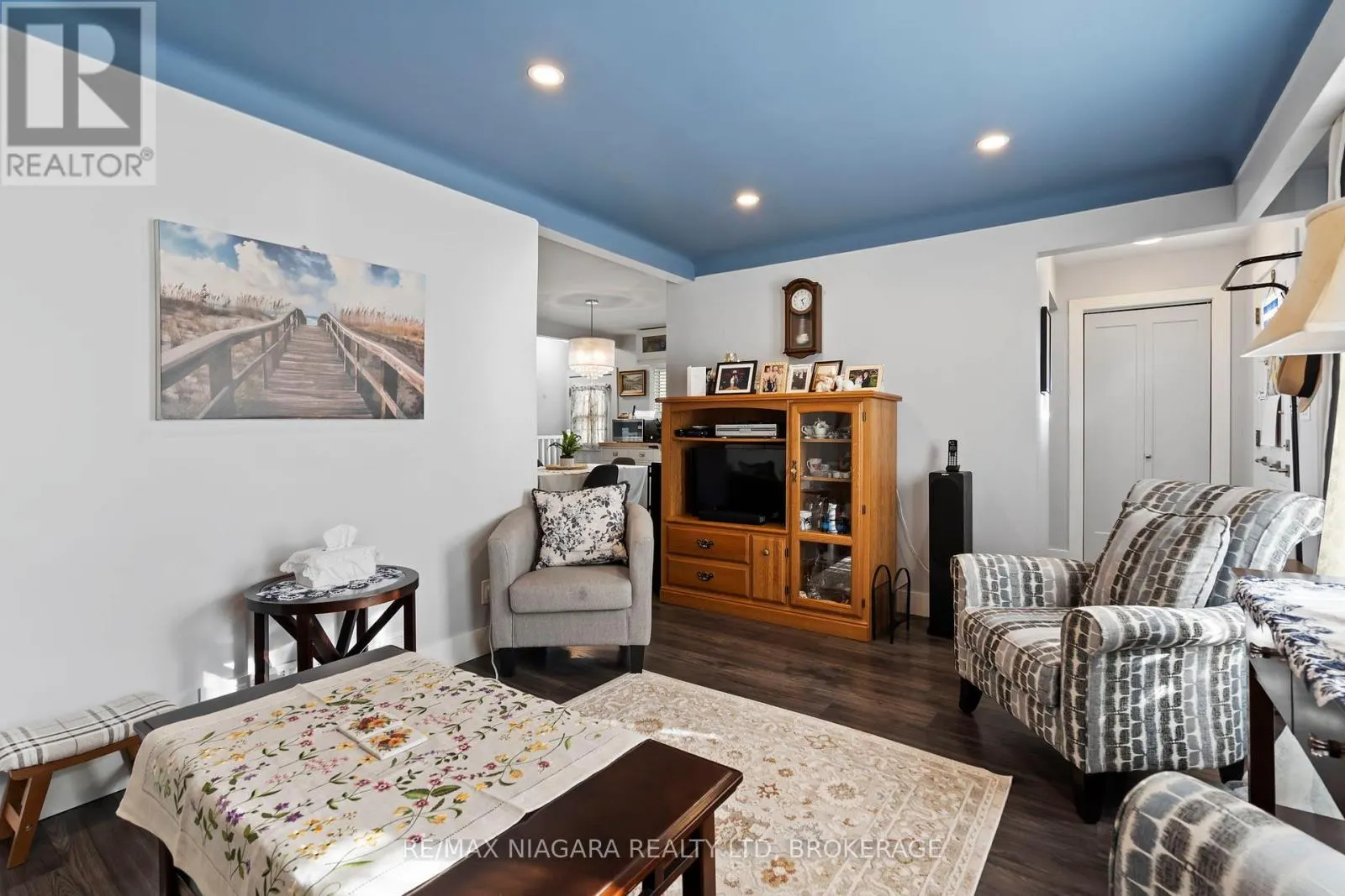4982 EPSOM COURT