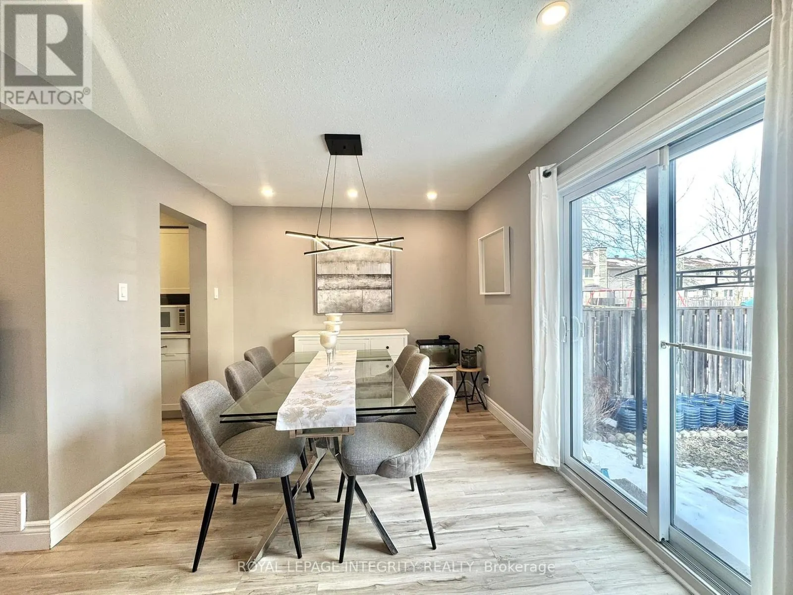1584 HOSKINS CRESCENT