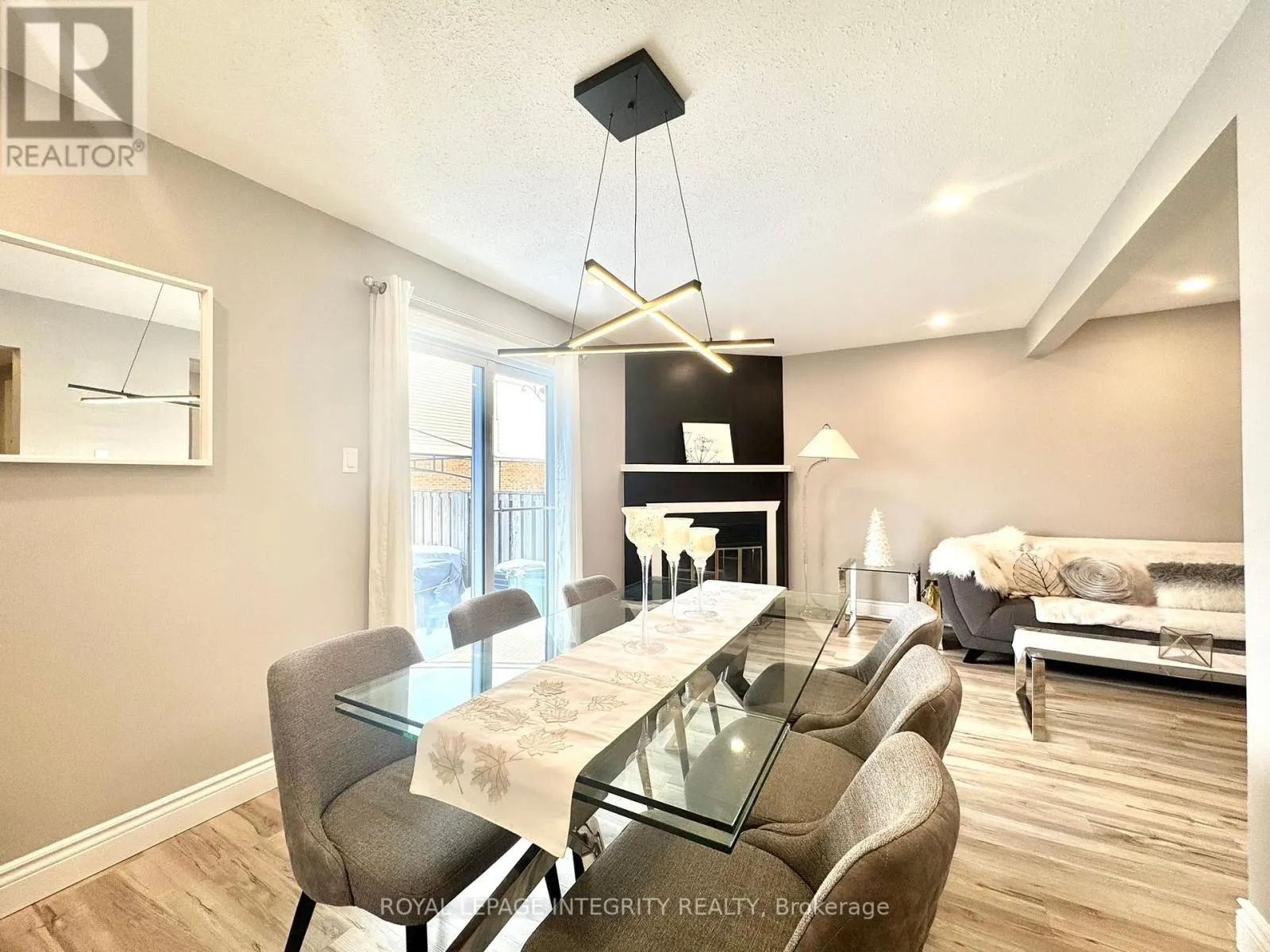 1584 HOSKINS CRESCENT
