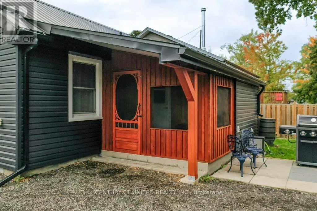 46 SIMCOE STREET