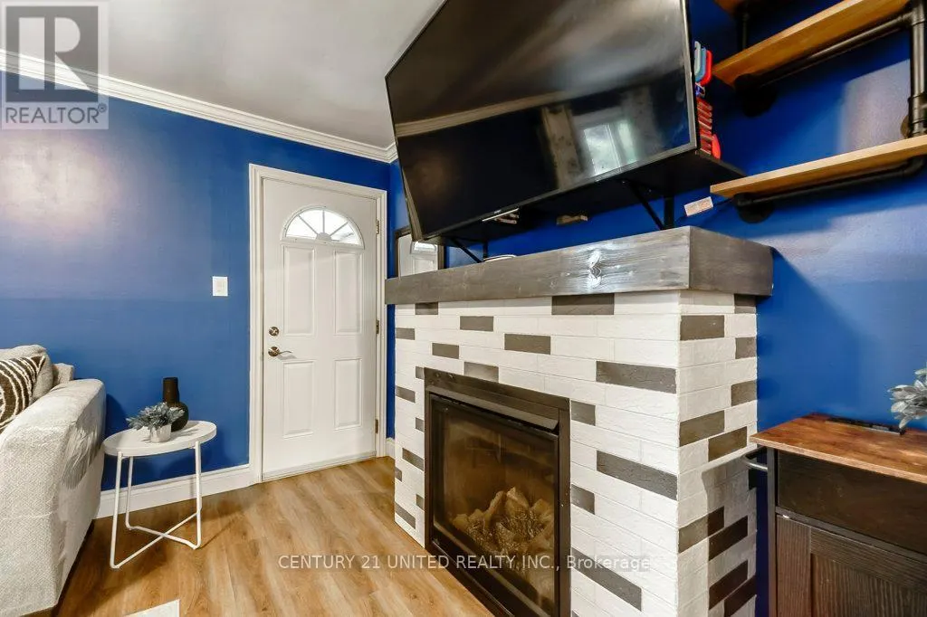 46 SIMCOE STREET