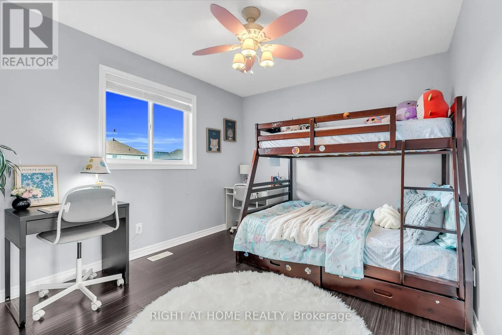 25 STONEGLEN WAY