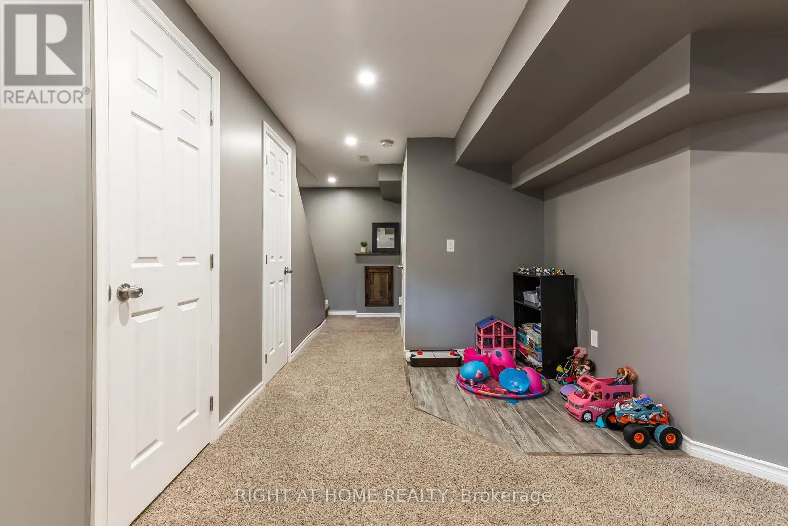 25 STONEGLEN WAY