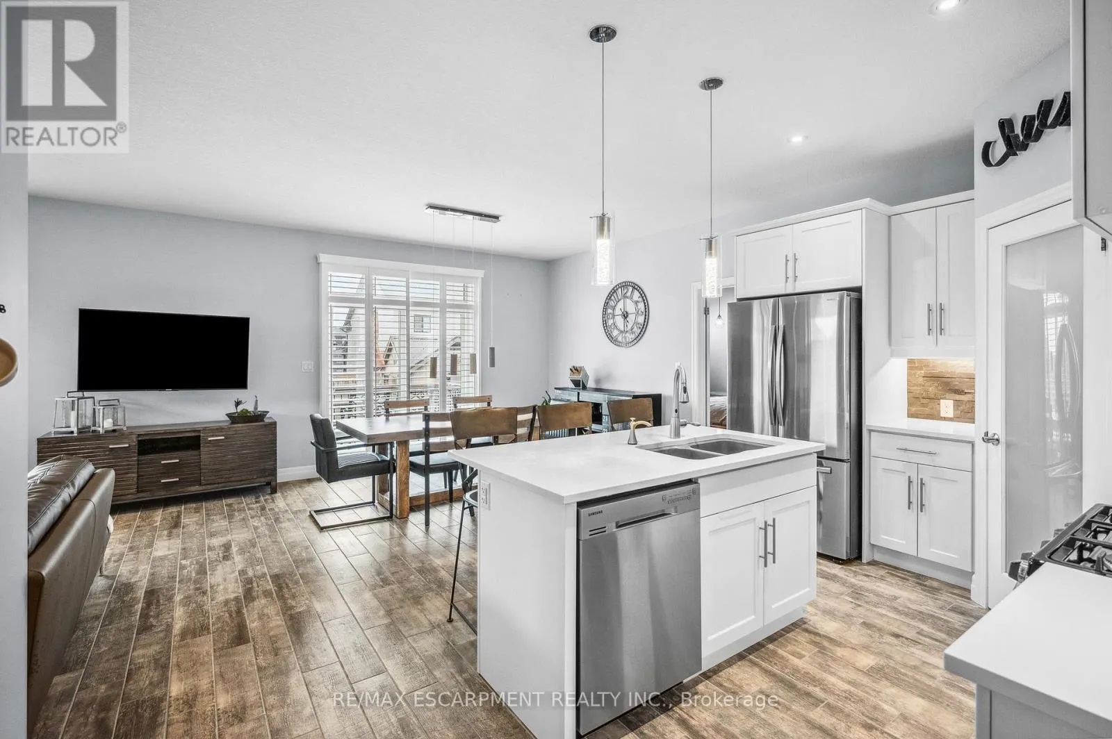 100 TAMARACK BOULEVARD