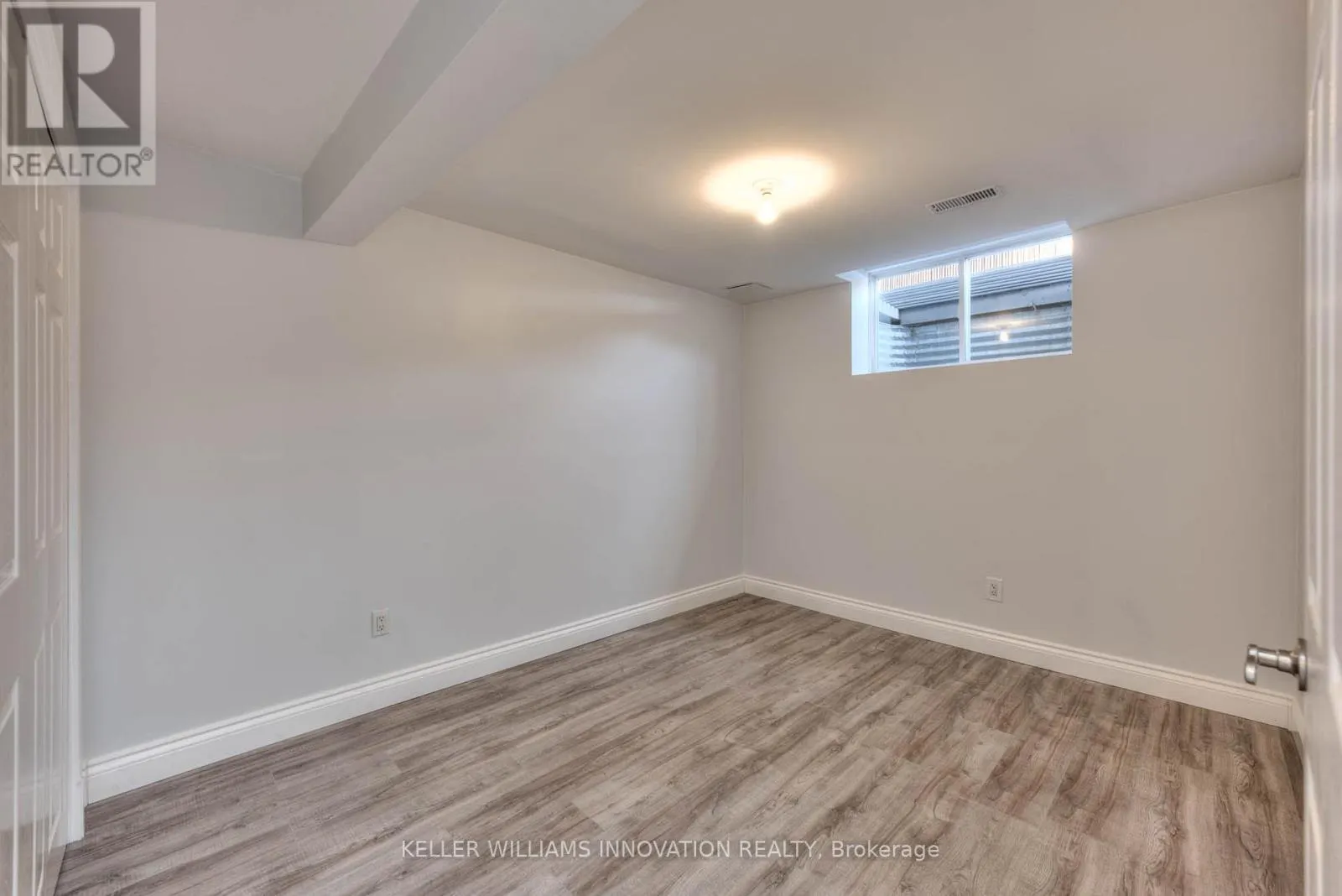 21 WHITTAKER CRESCENT