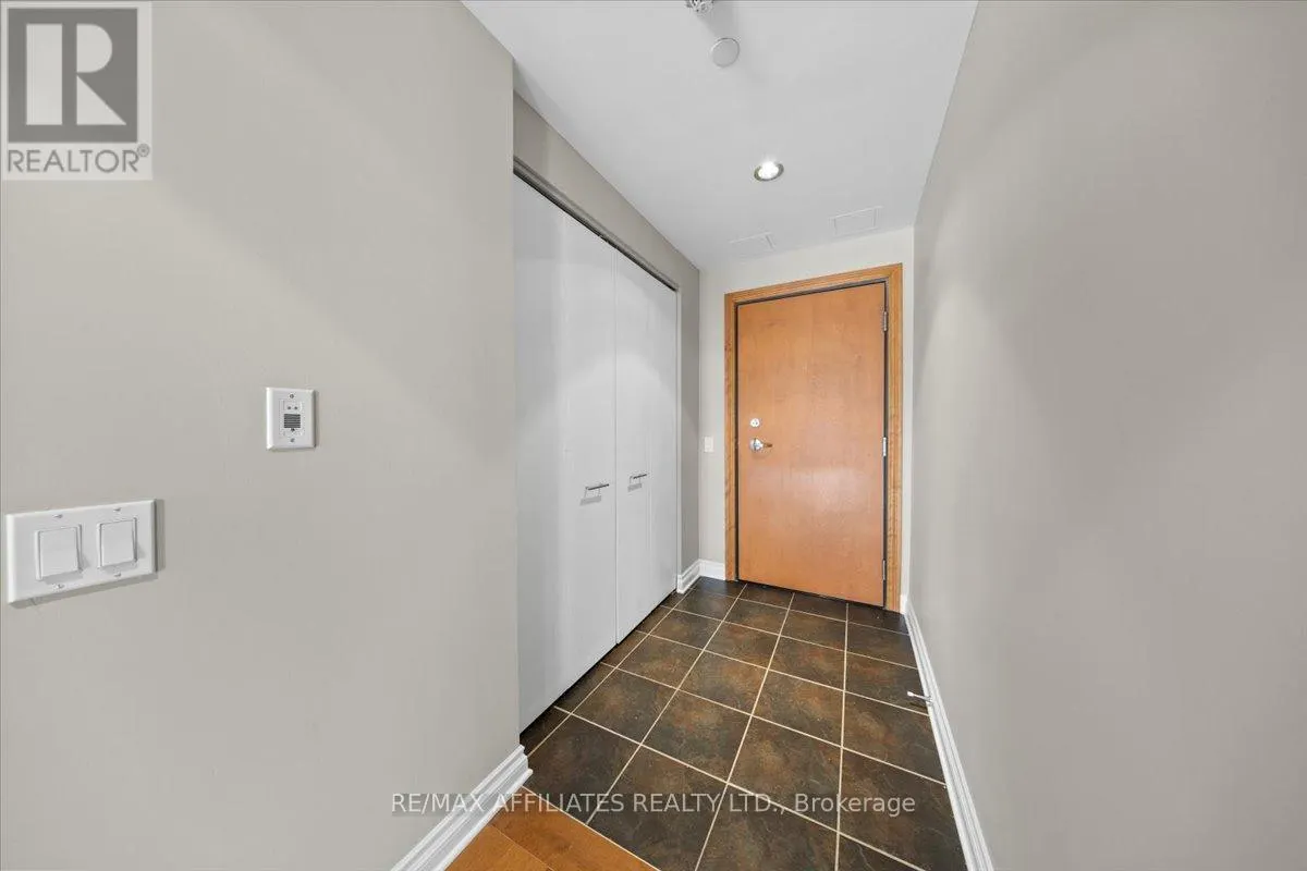 1003 - 90 GEORGE STREET