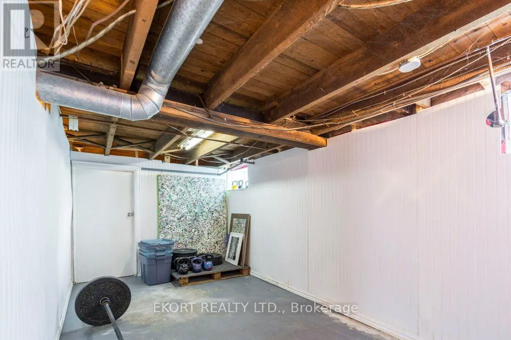 302 BRIDGE STREET E