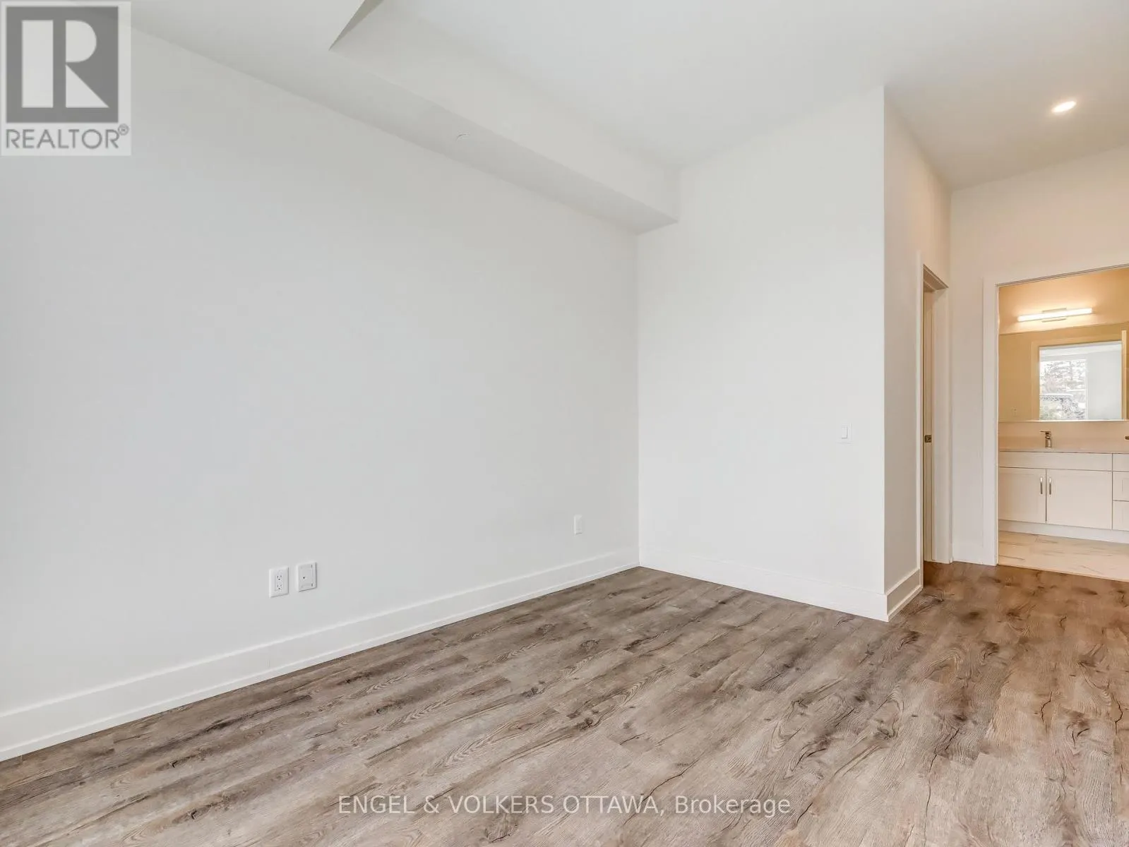 307 - 280 CRICHTON STREET
