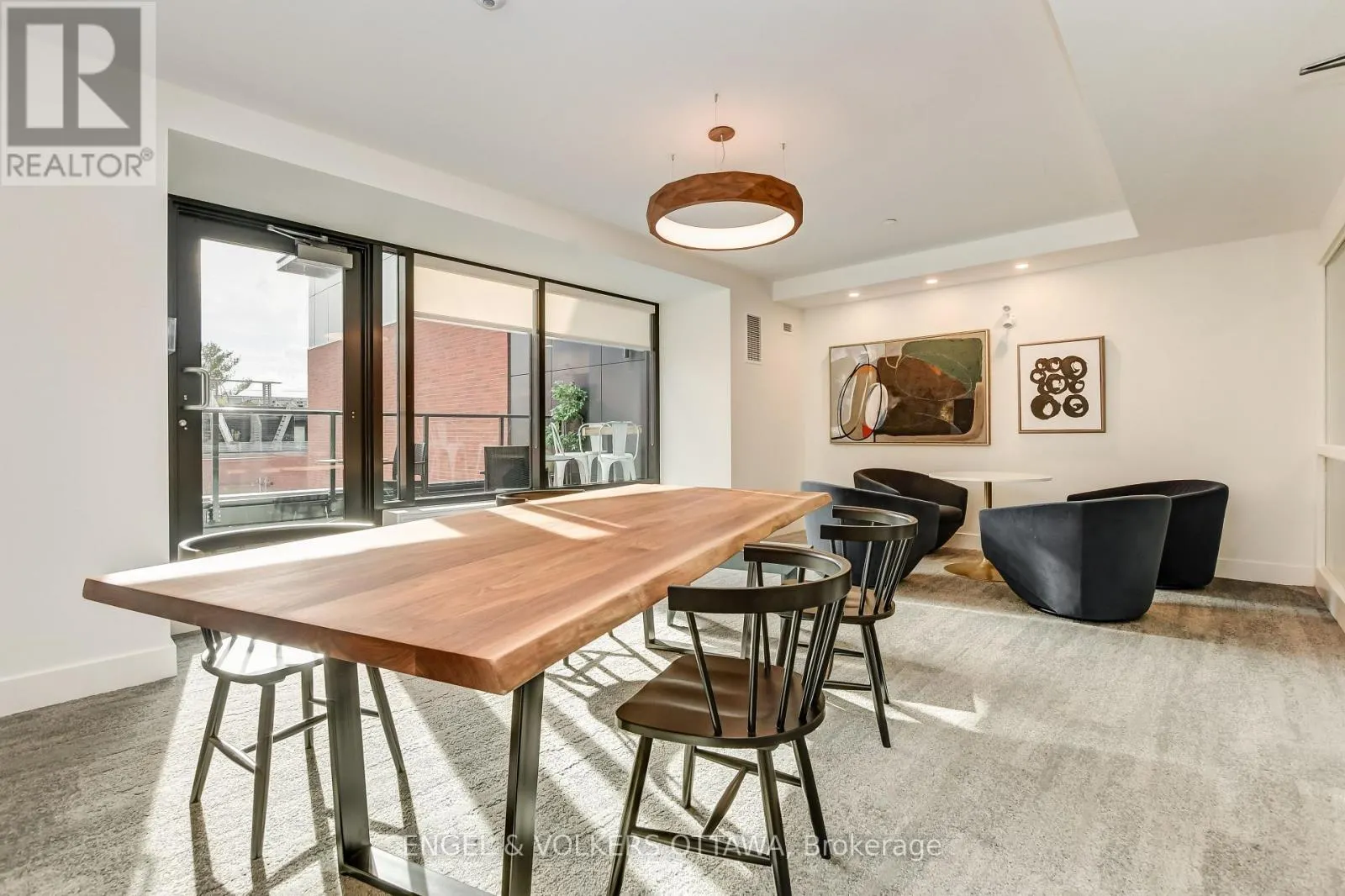 307 - 280 CRICHTON STREET