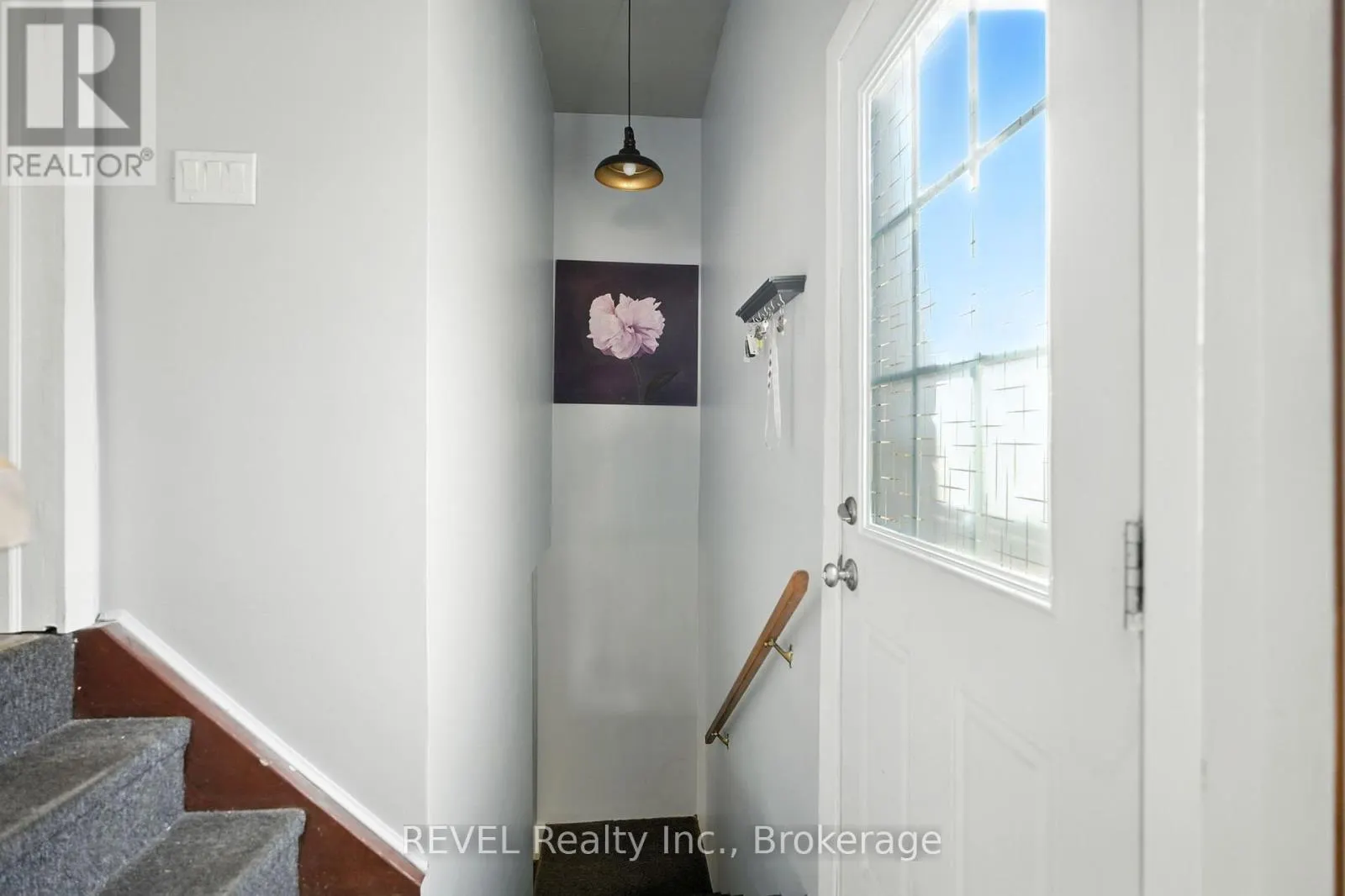 46 COLLIER ROAD S