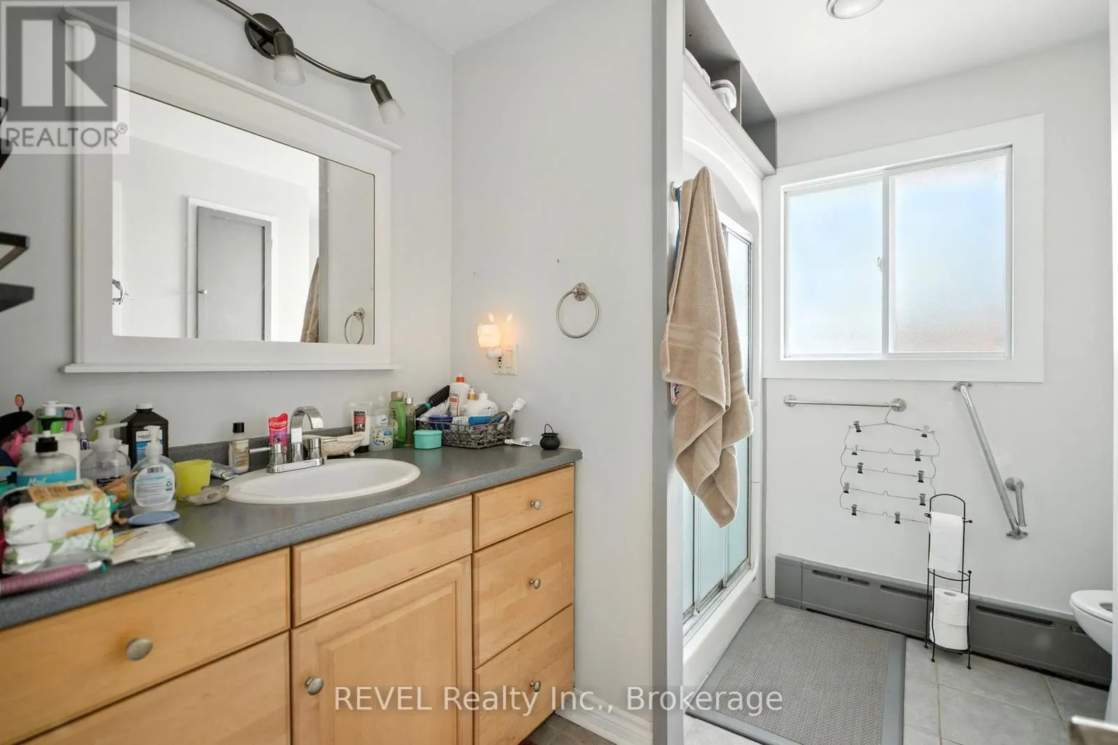 46 COLLIER ROAD S