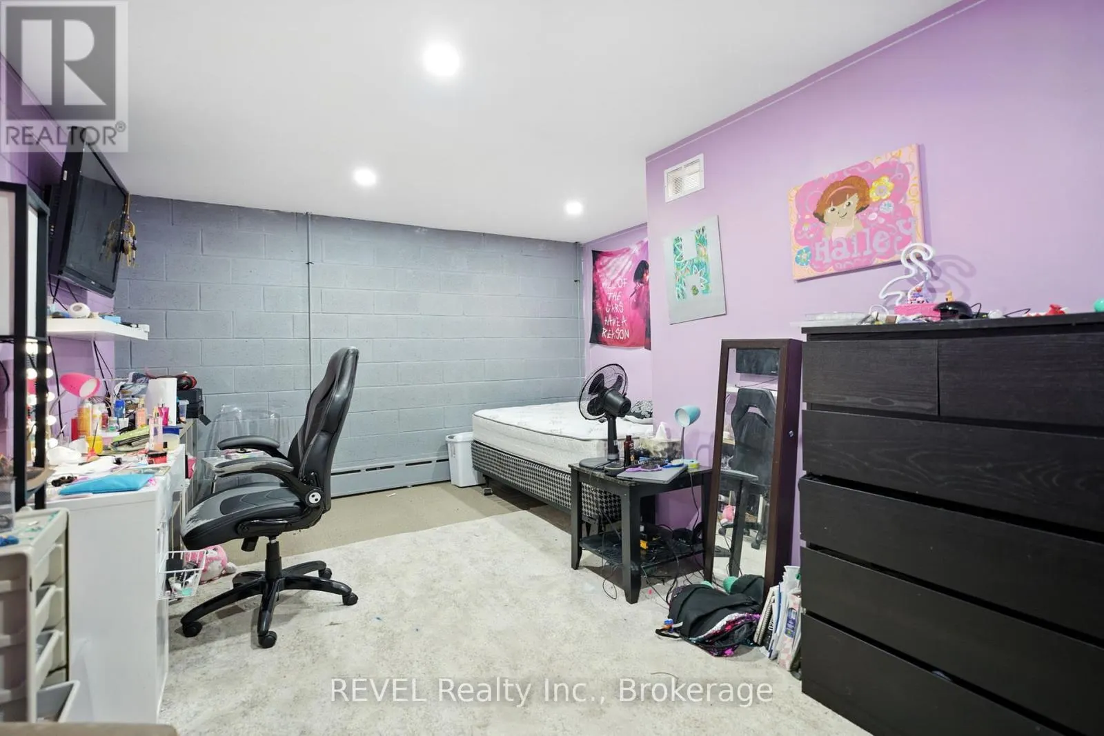 46 COLLIER ROAD S