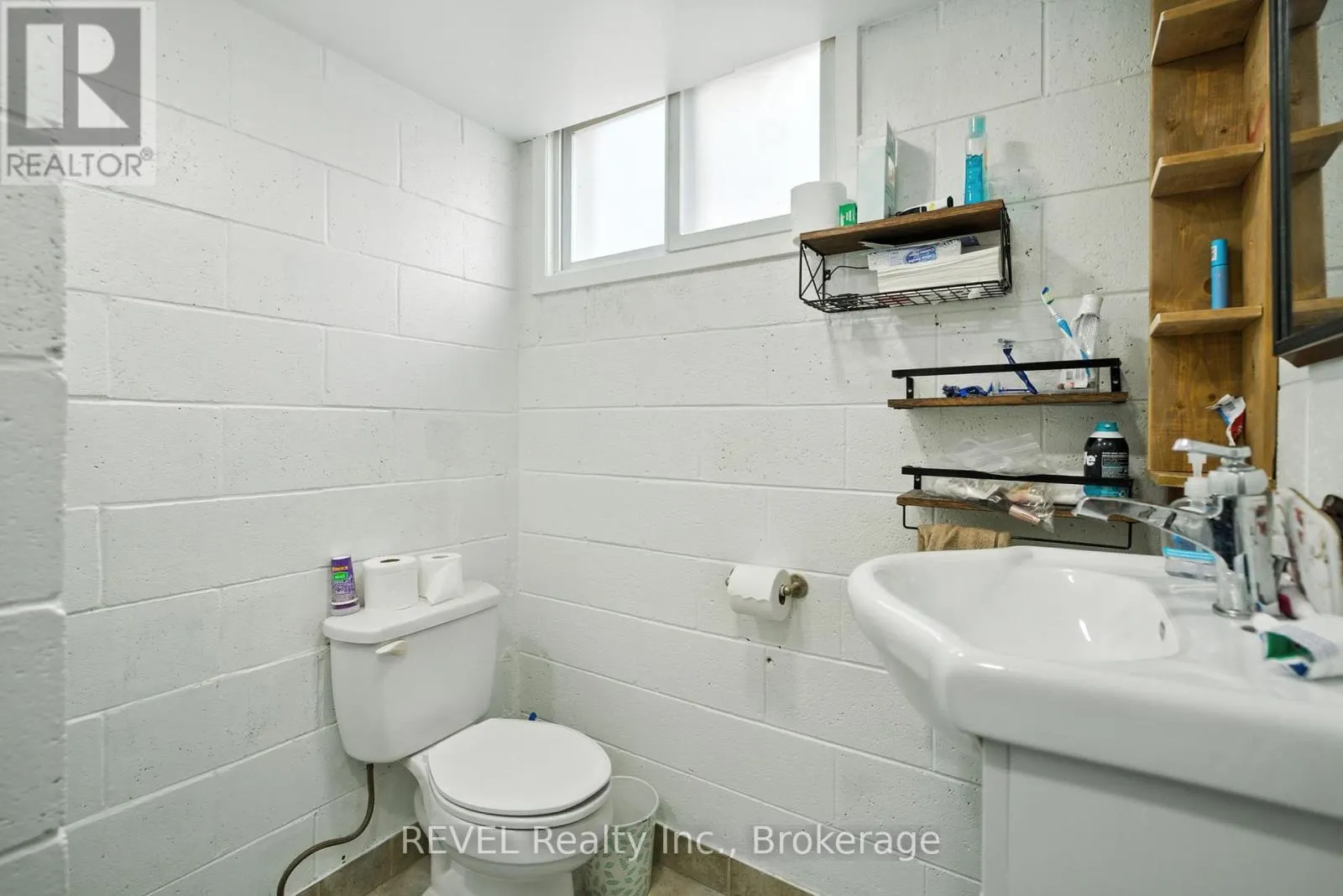 46 COLLIER ROAD S
