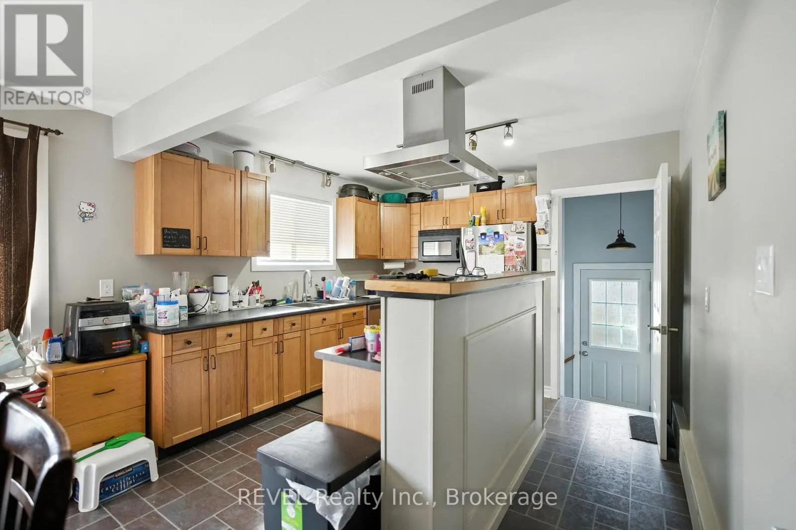46 COLLIER ROAD S