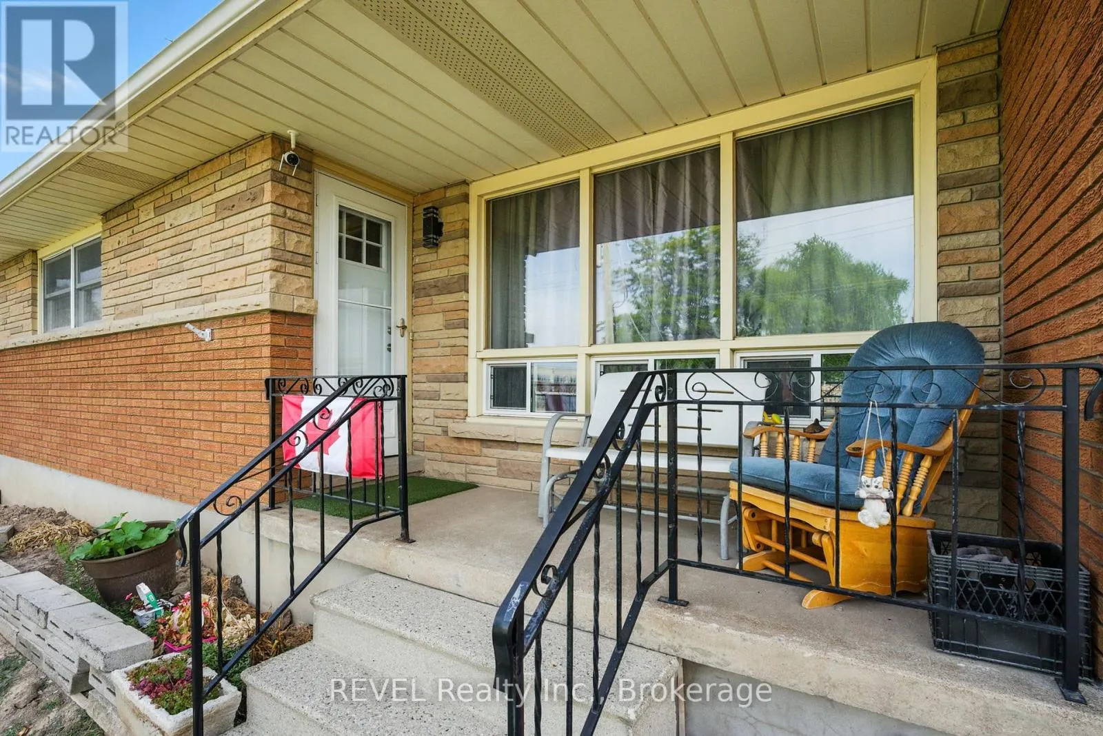 46 COLLIER ROAD S