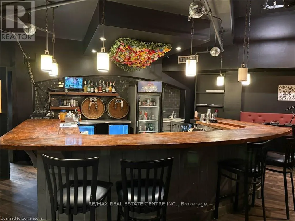 179 KING STREET W