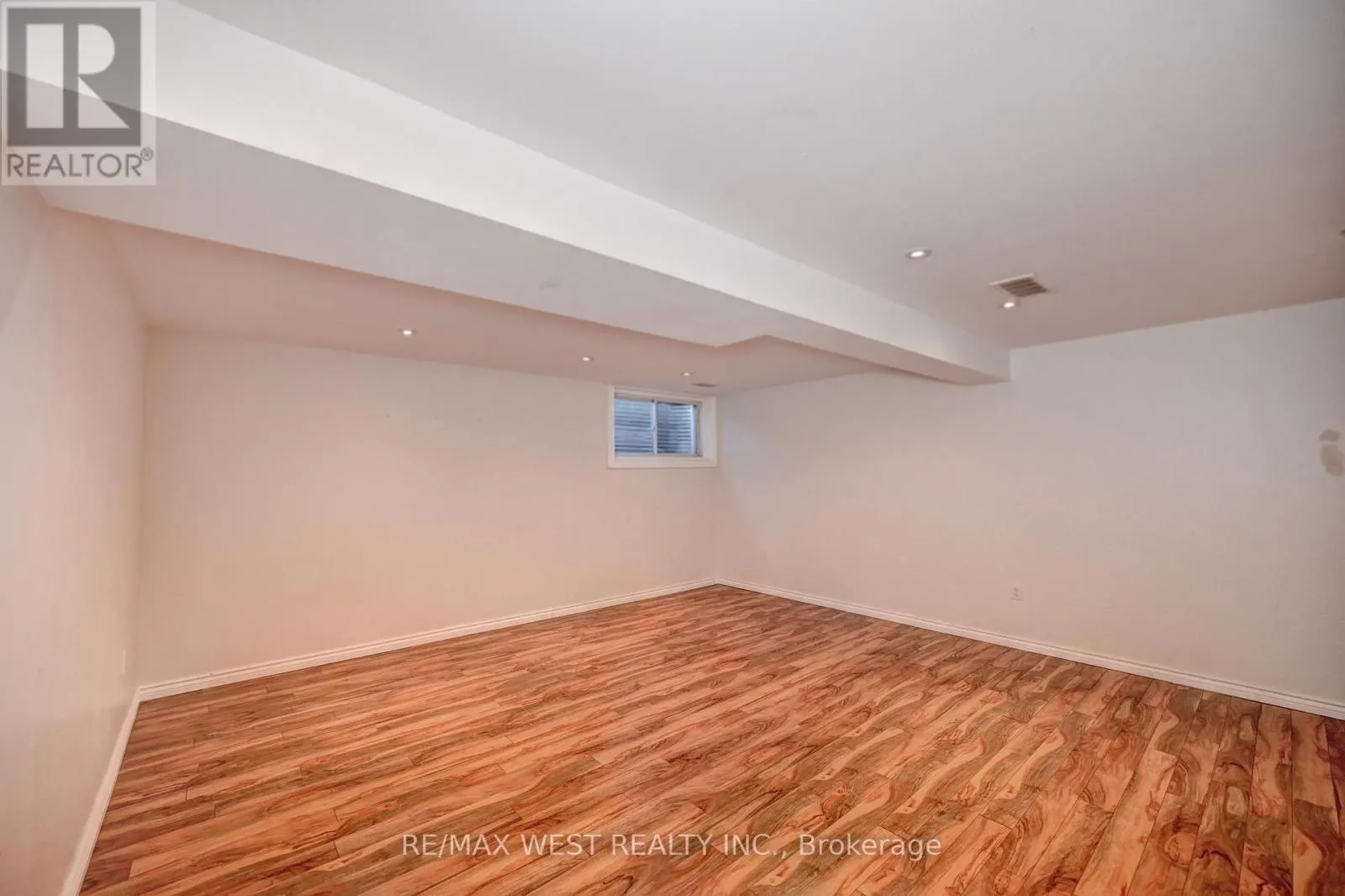 21 MACHADO STREET
