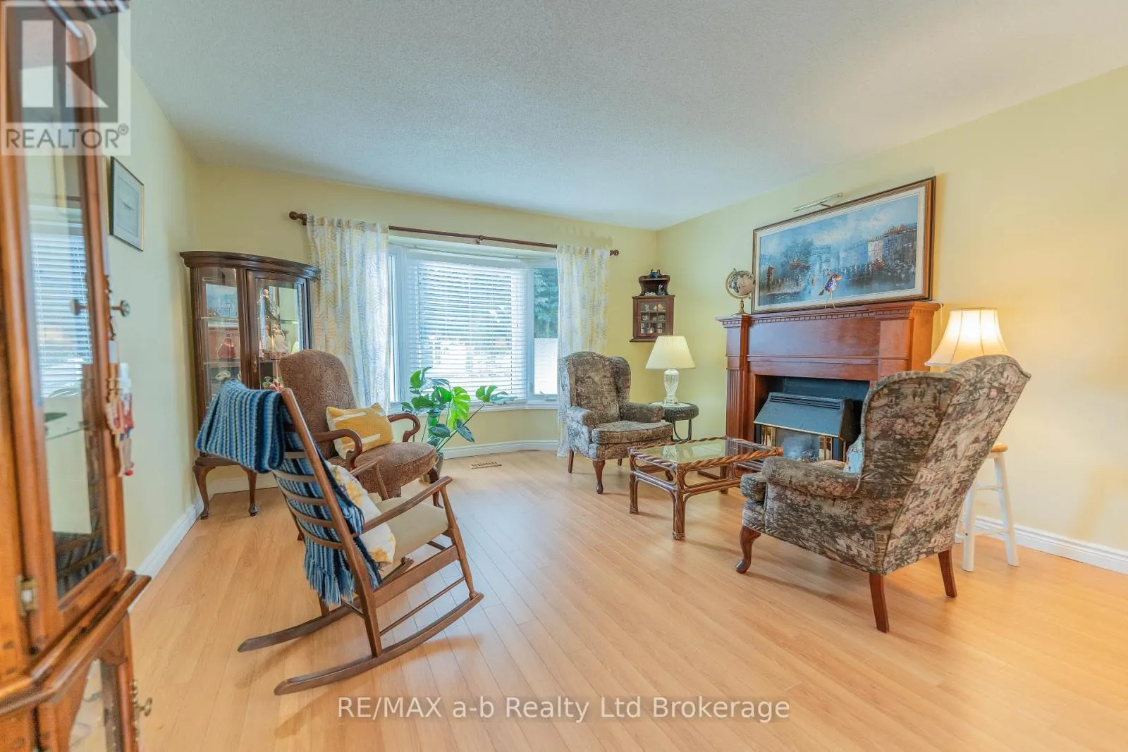 53 HAWKINS CRESCENT