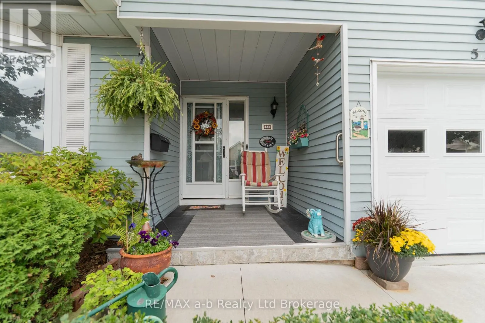 53 HAWKINS CRESCENT