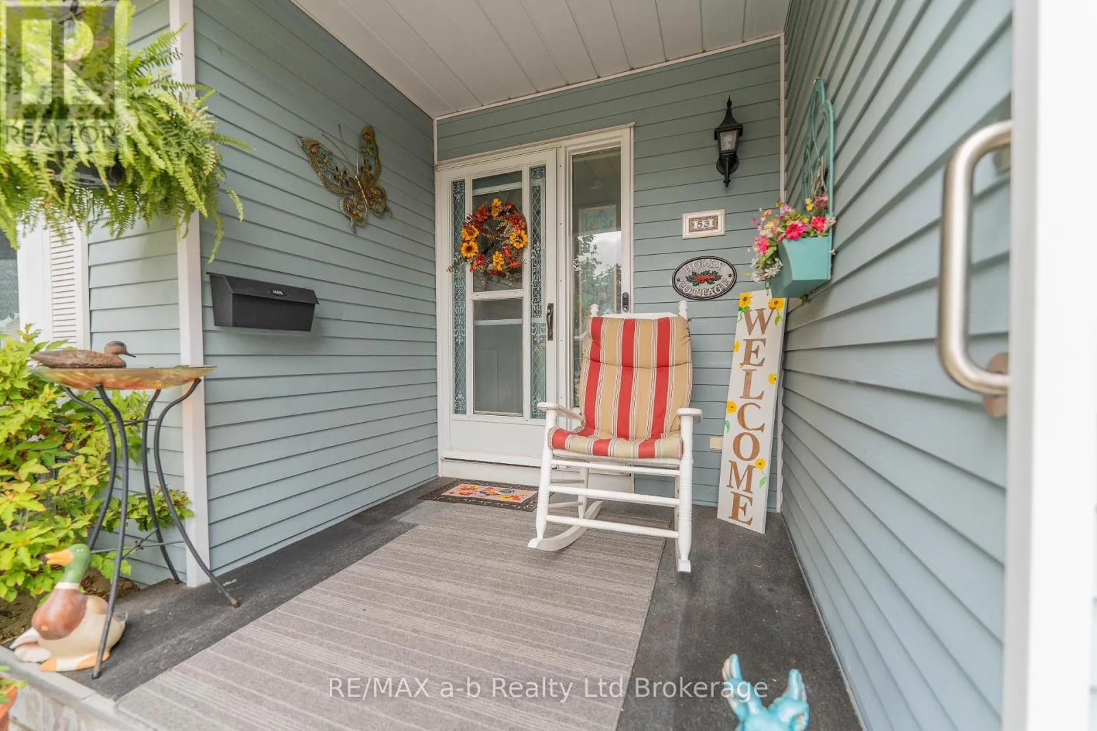 53 HAWKINS CRESCENT
