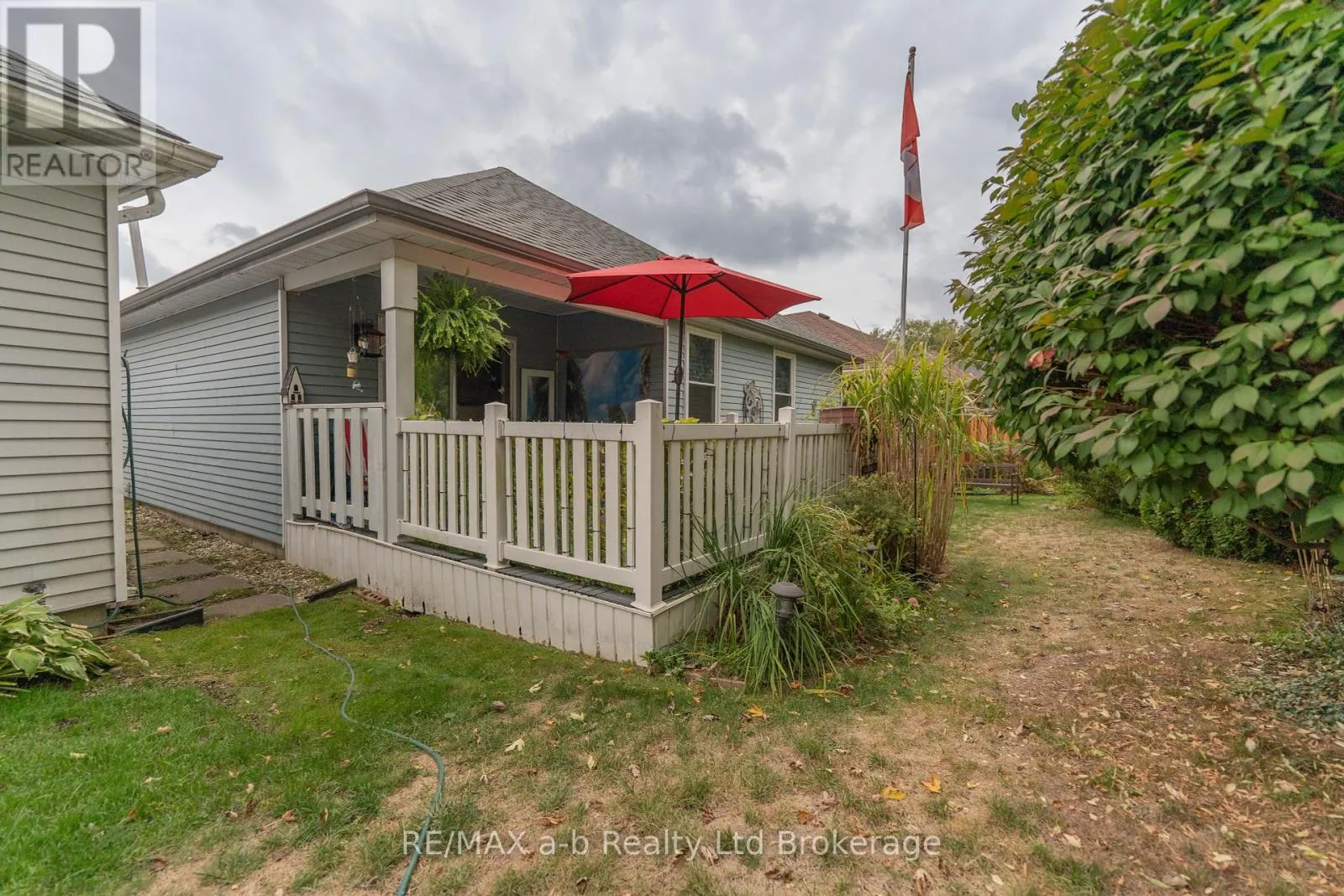 53 HAWKINS CRESCENT