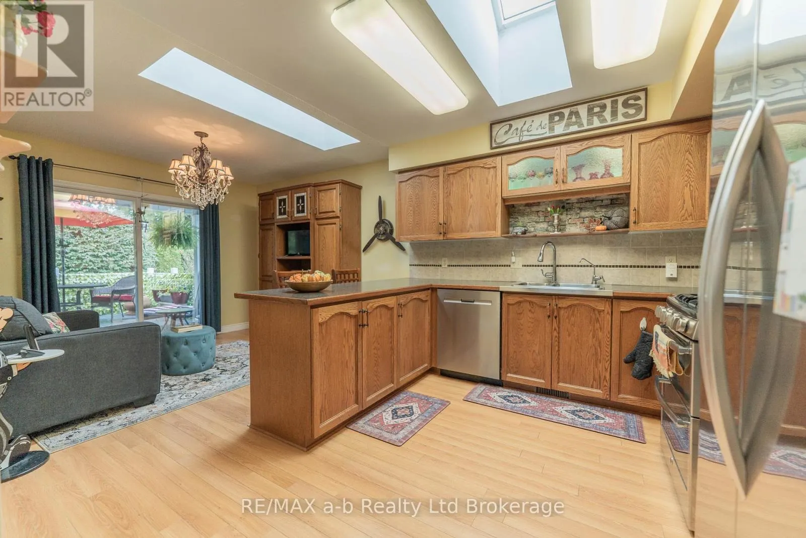 53 HAWKINS CRESCENT
