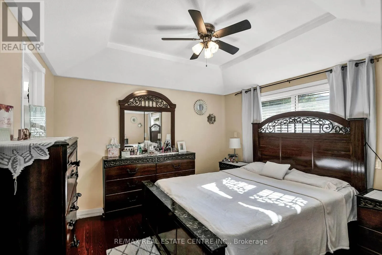 52 DAWN CRESCENT
