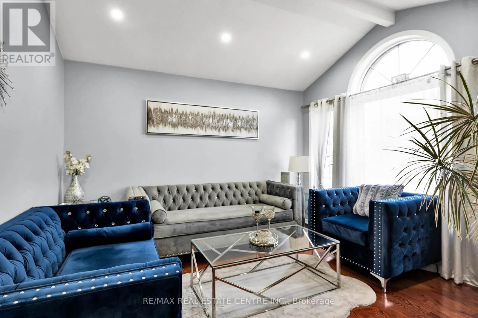 52 DAWN CRESCENT