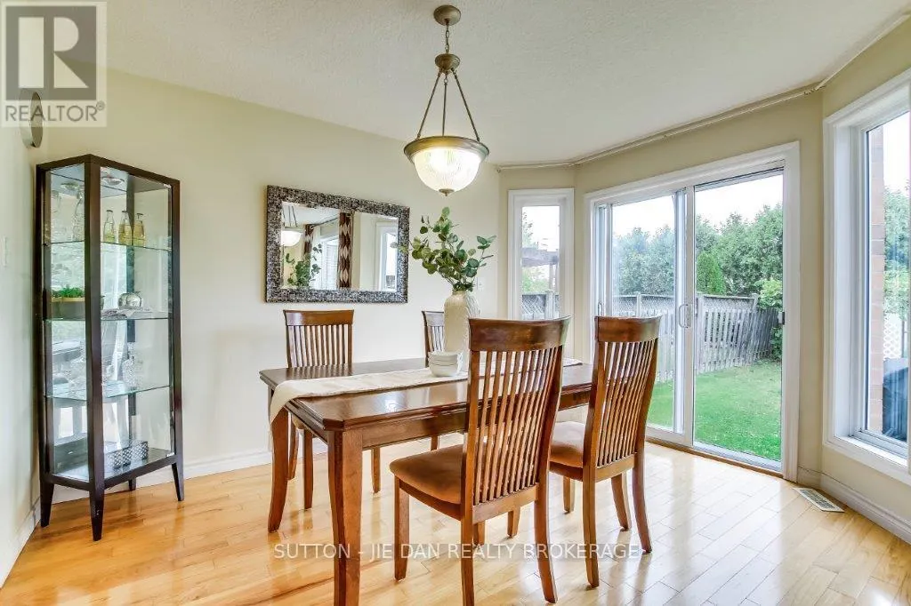 1061 CROSSCREEK CRESCENT