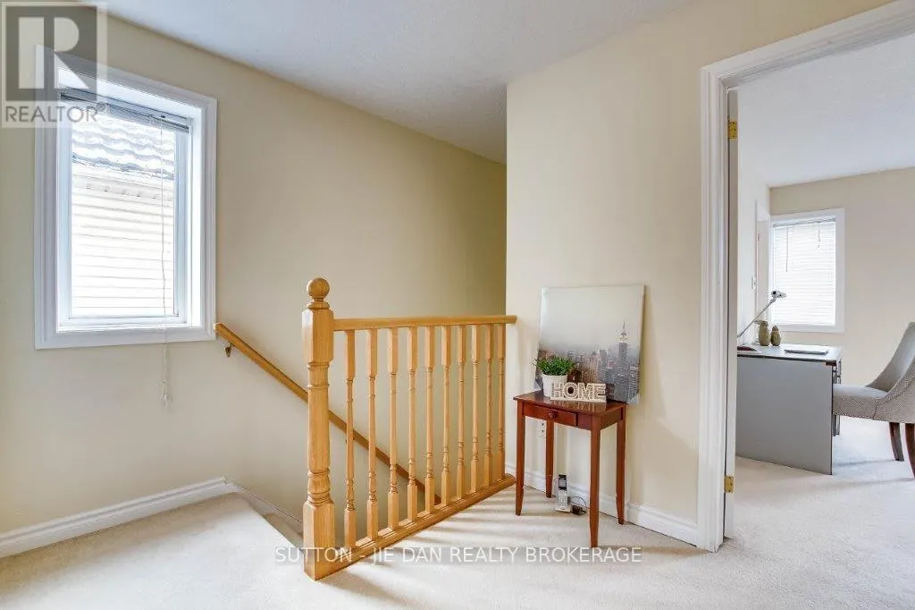 1061 CROSSCREEK CRESCENT