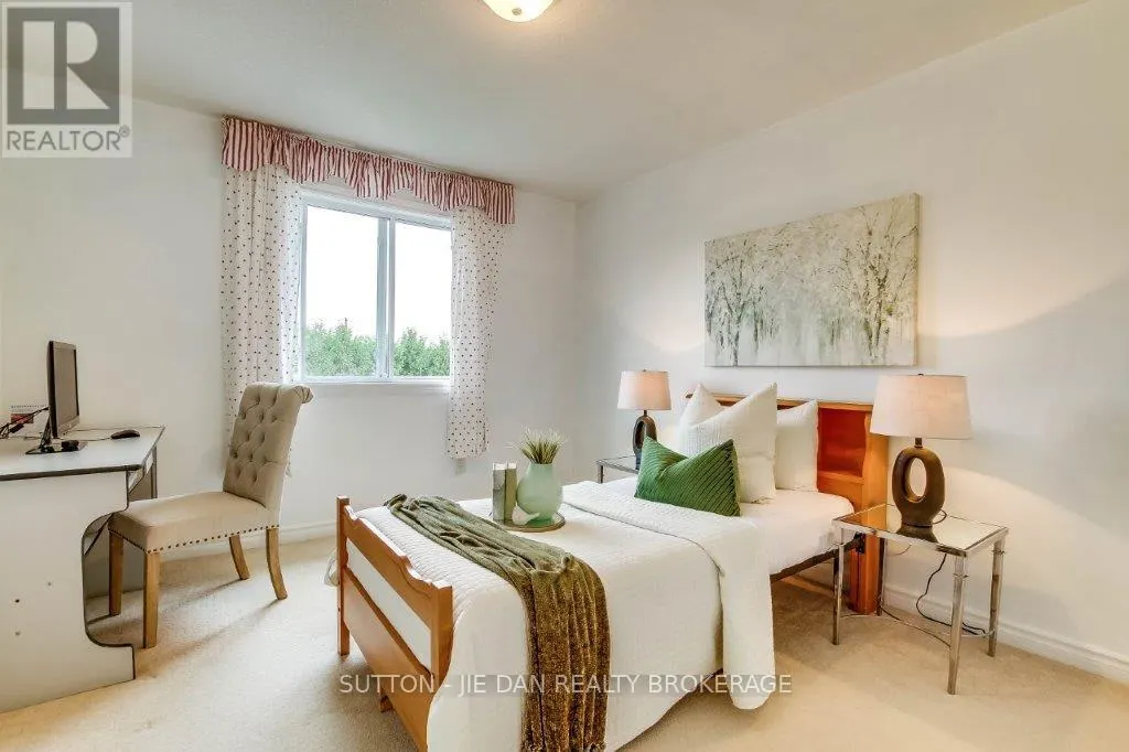 1061 CROSSCREEK CRESCENT